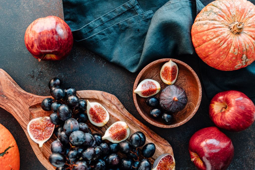 La spesa di settembre: fichi e uva per la frutta, zucca e funghi nelle verdure