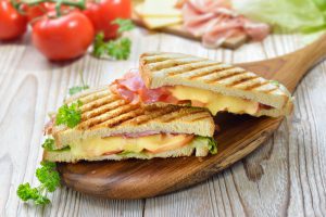 Tramezzini e toast, come prepararli per pranzi al sacco