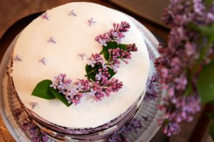 Decorare le torte e i dolci con i fiori