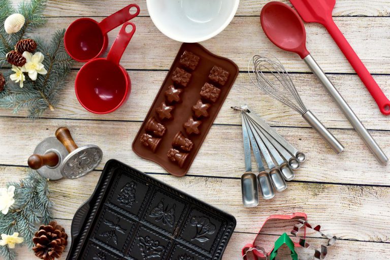 I regali di Natale per chi ama la cucina: per lui, per lei, per fare i dolci e per impastare