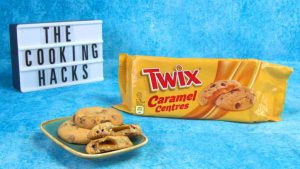 Twix Caramel Centres: dove trovare i biscotti Twix, prezzo, calorie e prova assaggio