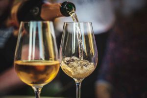 Ectasy in un lotto di Champagne: l'avviso del Ministero della Salute