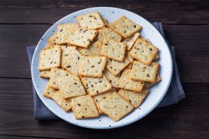Crackers fatti in casa con esubero di lievito madre