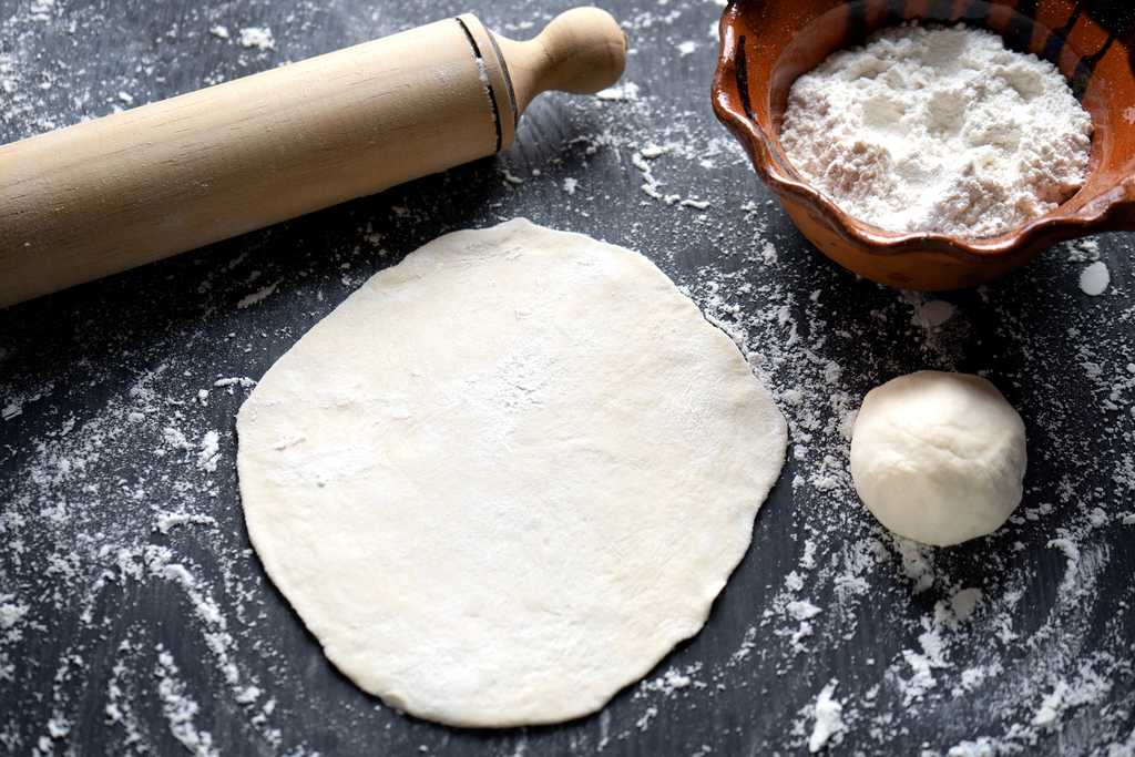 Come fare le tortillas, stendere l'impasto