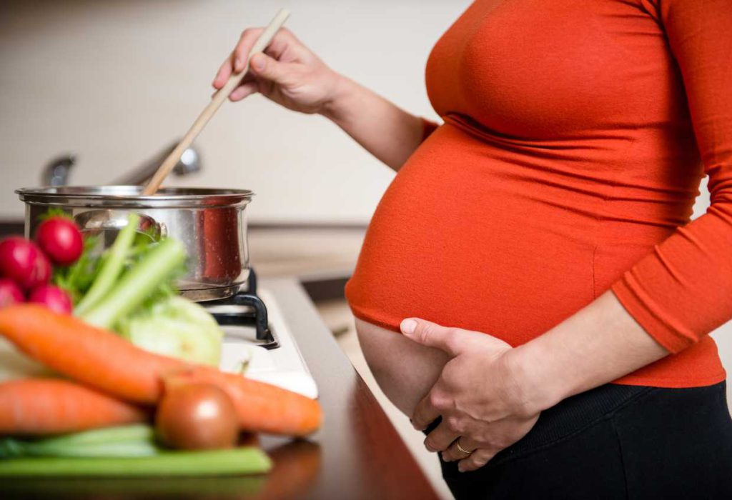 Alimentazione in gravidanza: le linee guida e cosa evitare