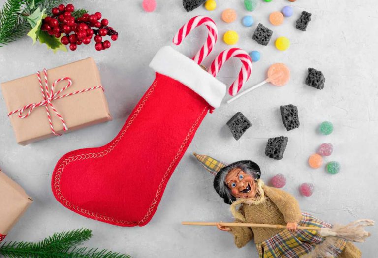 Cosa mettere nella calza della Befana: idee dolci, salate, ma anche senza dolci e per adulti