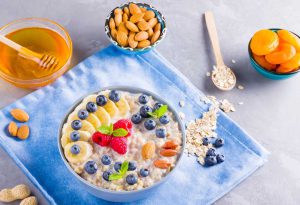 Come fare la colazione proteica: esempi per quella dolce, salata, vegana e per massa