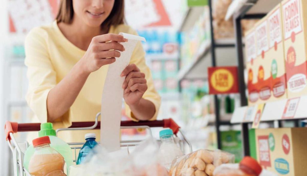 Mangiare sano con pochi euro: la guida definitiva per risparmiare sulla spesa e salvaguardare salute e pianeta