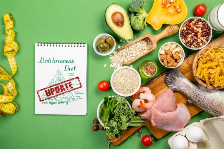 Nuova Piramide Alimentare: così cambia la Dieta Mediterranea secondo la SINU